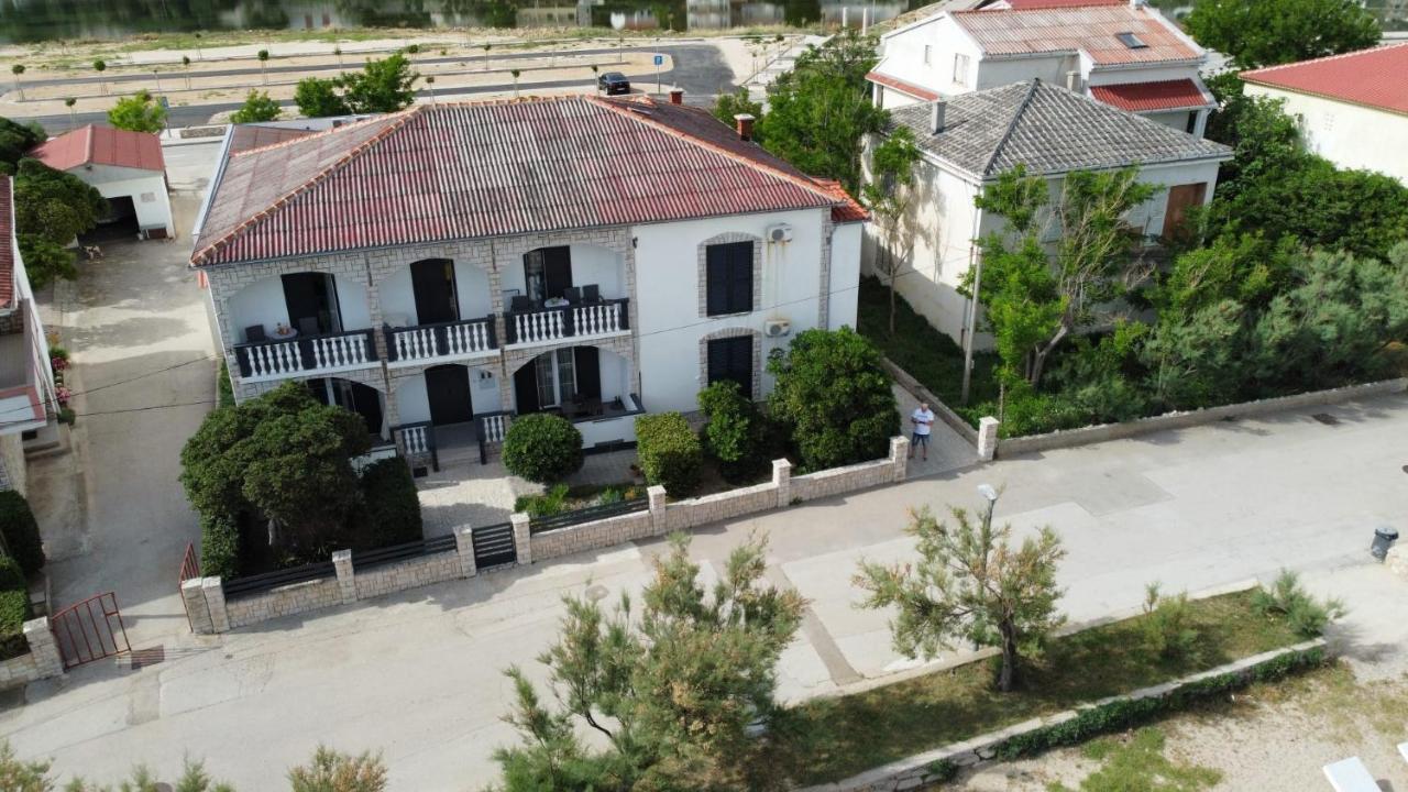 Rooms & Apartments Kaurloto Pag Town Exterior photo